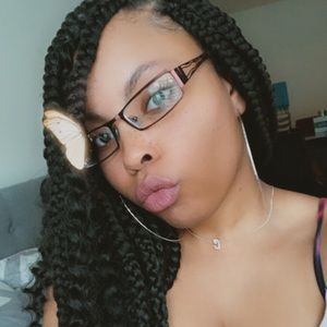 Meet your Posher, Capri